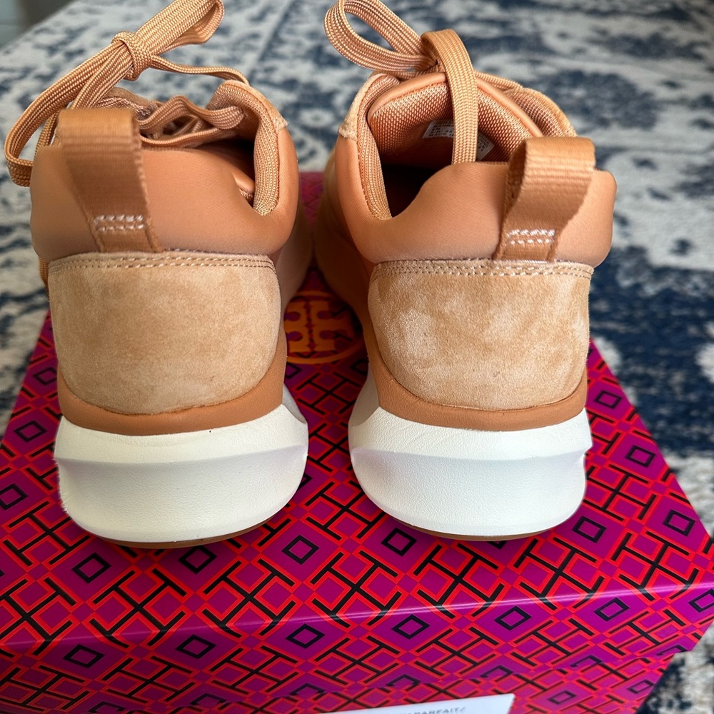 Brand new never worn !! - Picture 2 of 4